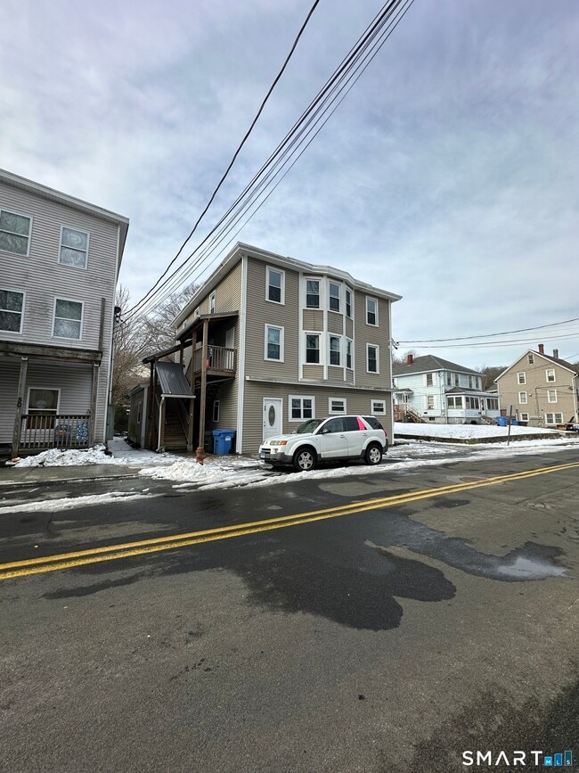 Building Photo - 48 Hunters Ave