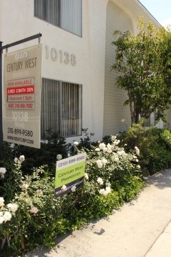Building Photo - 10138 Palms Blvd