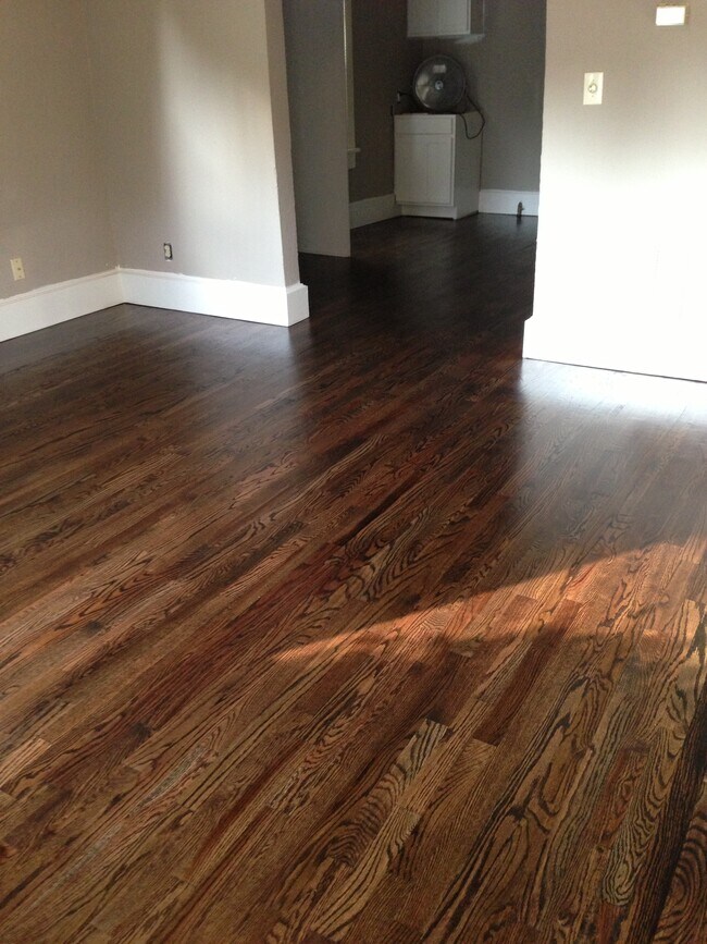LR - 209 Park Dr
