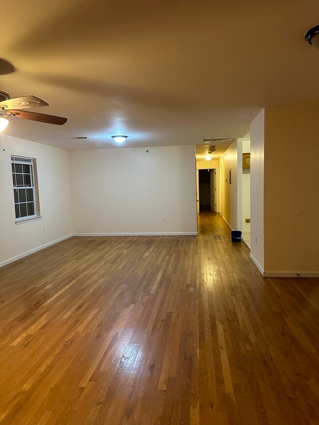 Building Photo - 272 Oraton St