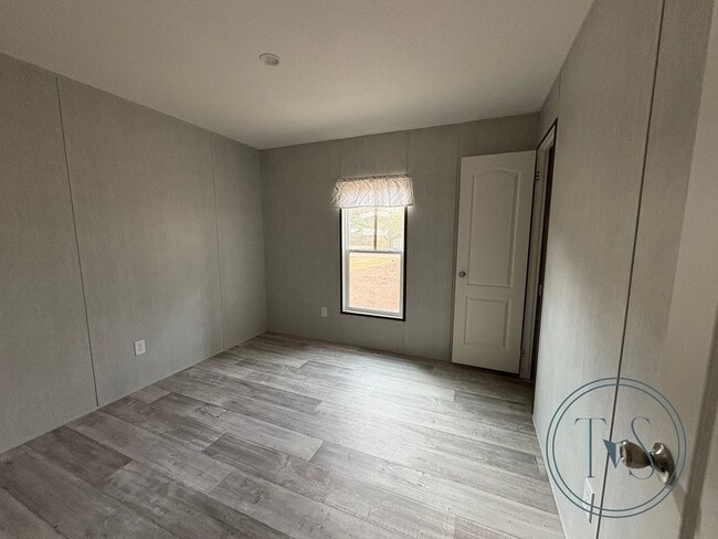 Foto del edificio - 3204 Luke Rd