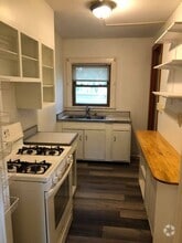 Building Photo - 811 Plumer St