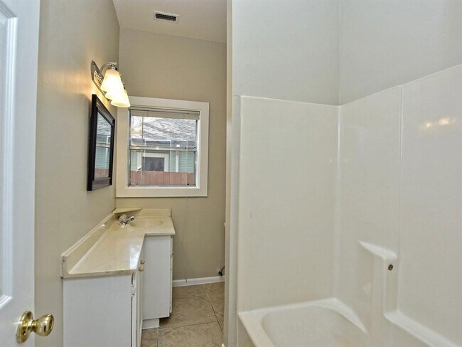 Foto del edificio - 4215 Avenue D