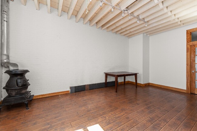 Building Photo - 183 Troutman St