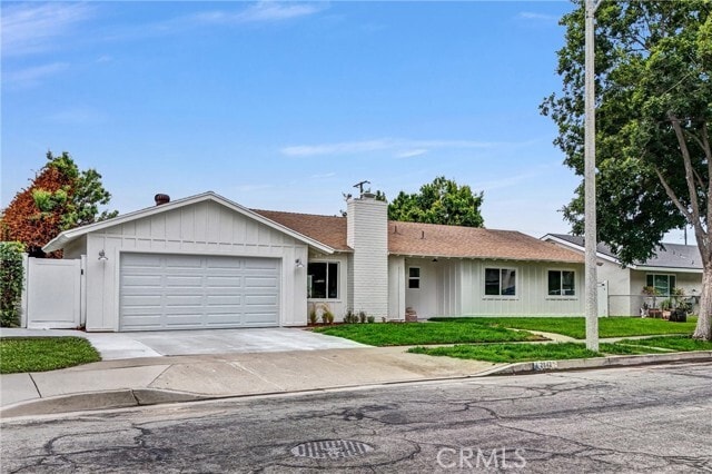 Primary Photo - 2842 E Virginia Ave