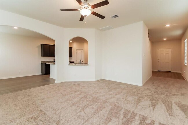 Foto del edificio - 8414 Rayburn Rd