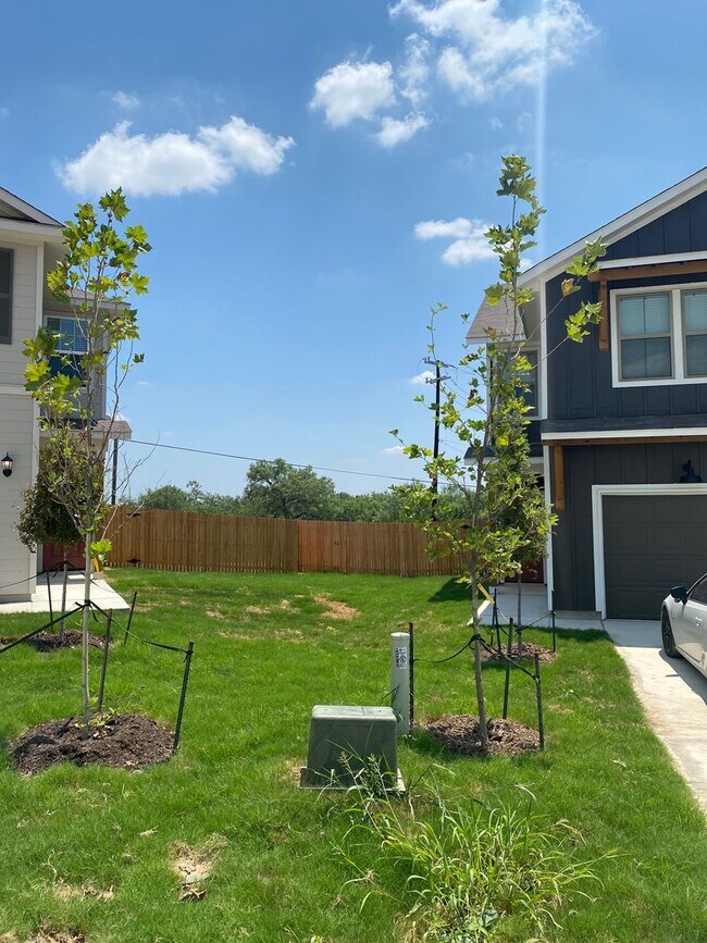 Building Photo - 10204 Eaglewood Nook