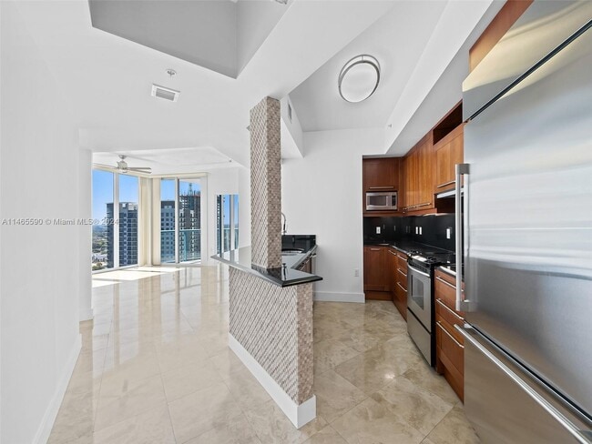 Building Photo - 333 Las Olas Way