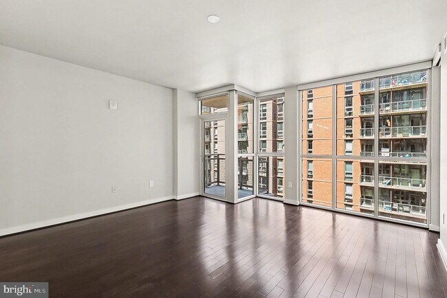 Foto del edificio - 1025 1st St SE