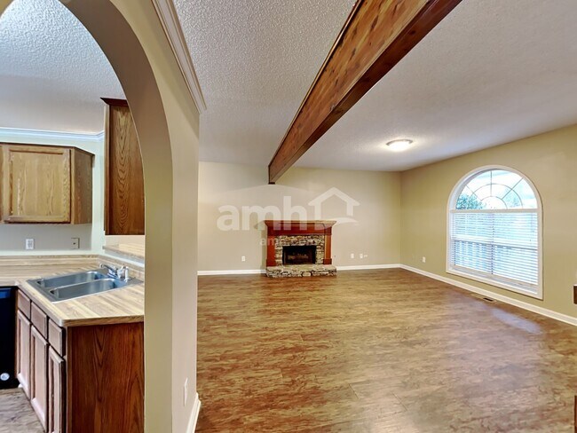 Foto del edificio - 2020 Foster Dr