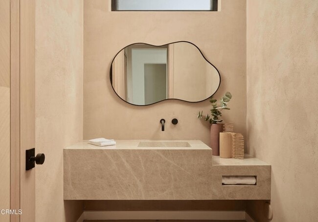 Foto del edificio - 11638 Kling St