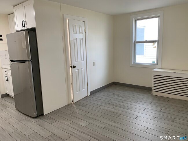 Building Photo - 424 Dixwell Ave