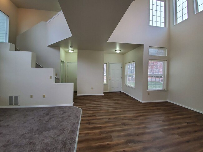 Foto del edificio - 1611 Lamb Ave