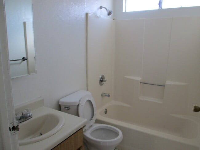 Building Photo - 2725 Fairmount St