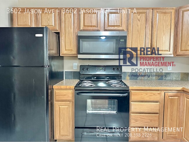 Foto del edificio - 3 Bed/ 1.5 bath duplex - Pets negotiable