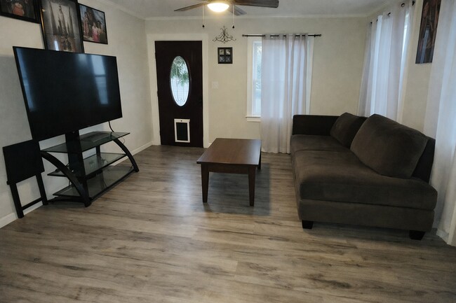 Foto del edificio - 1235 Kappes St