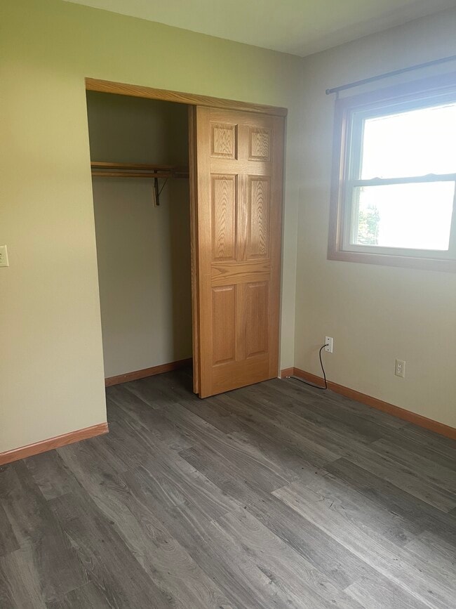 Upstairs bedroom (1/2) - 1402 Holiday Dr