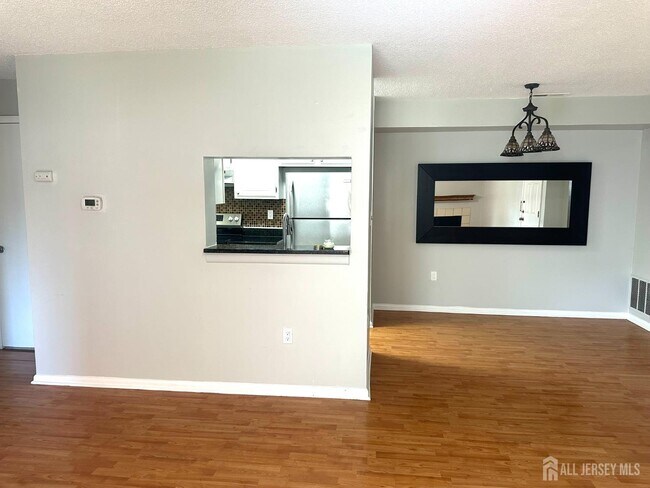 Foto del edificio - 4901 Ravens Crest Dr