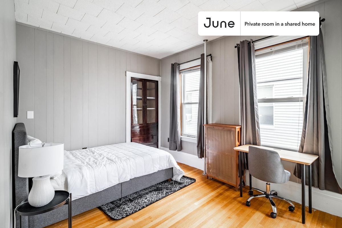 Foto principal - Room in Shared 5 bed/1 bath home