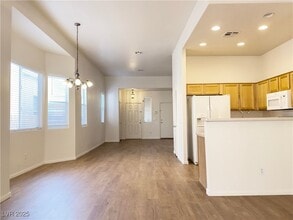 Building Photo - 10789 Muscari Way