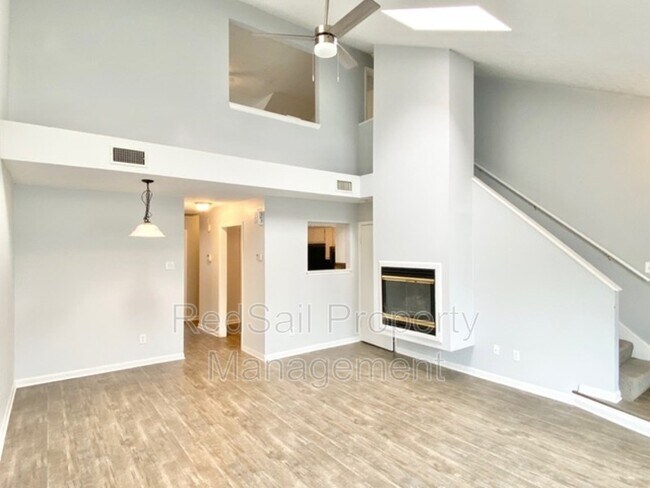 Foto del edificio - 23 Riverchase Dr