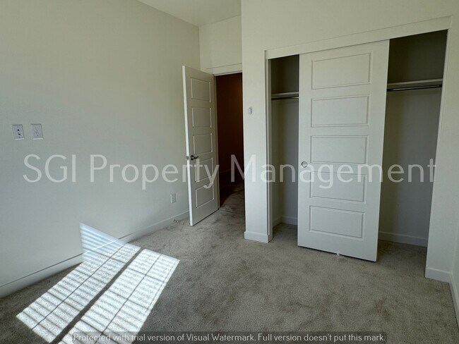 Foto del edificio - 670 E Emerald Dr