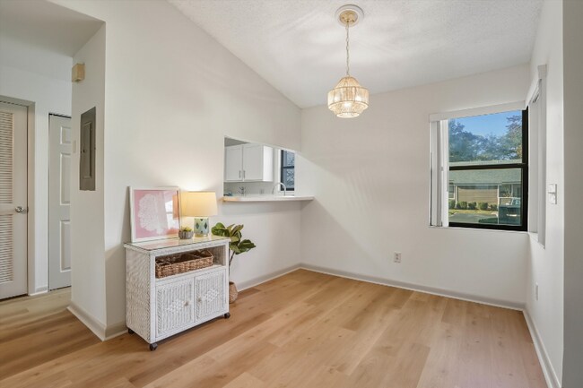 Foto del edificio - 8329 Derbyshire Pl