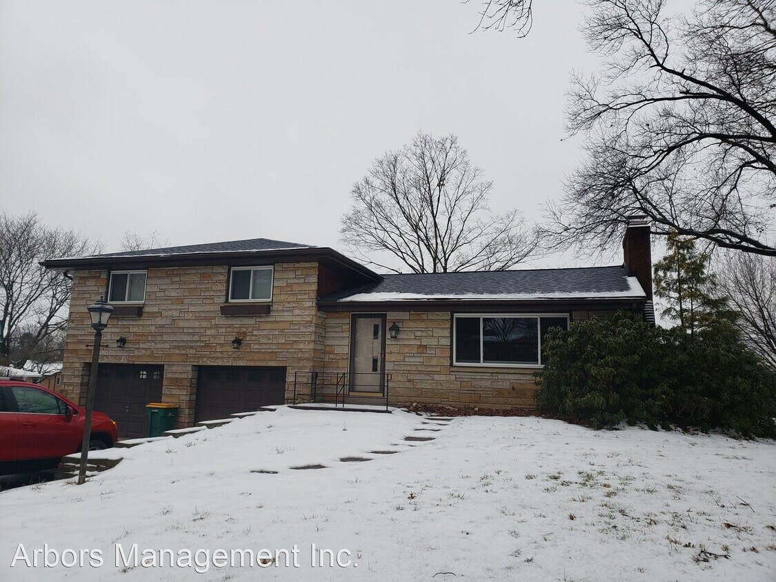 Primary Photo - 3 br, 1.5 bath House - 343 Goldsmith Rd