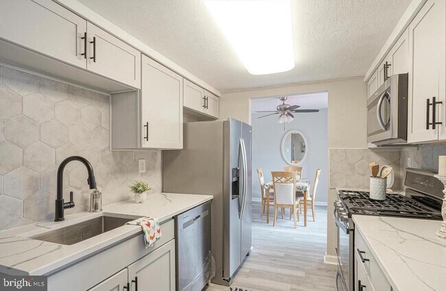 Foto del edificio - 197 Cypress Ct