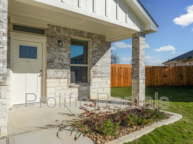 Foto del edificio - 111 Logan Ct