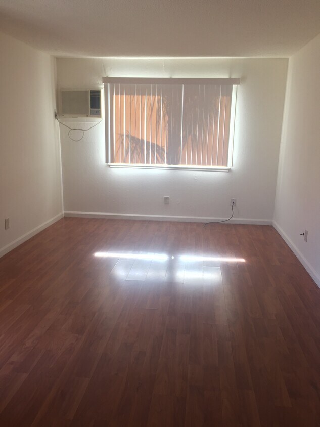 Foto principal - 5601 Manzanita Ave
