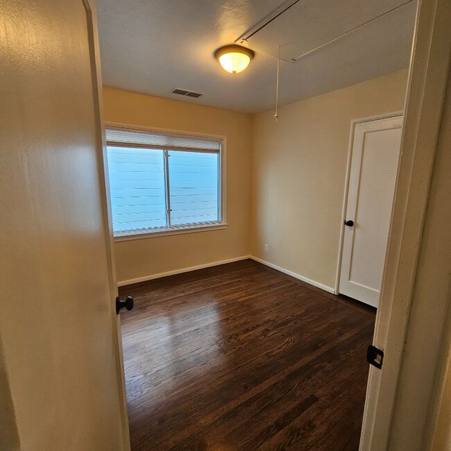 Foto del edificio - 412 Elm Ave