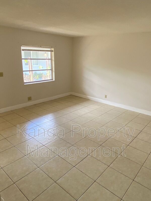 Foto del edificio - 220 SW 8th St