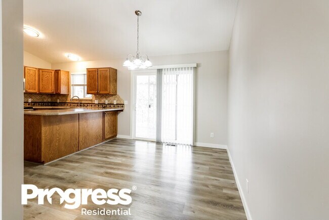 Building Photo - 1533 1075 W