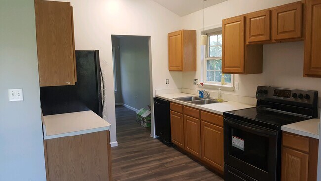 Foto del edificio - 10801 Anderson Dr