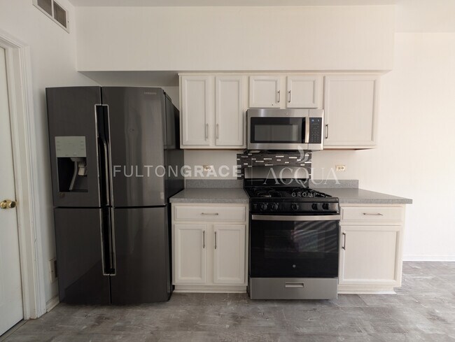 Foto del edificio - 2551 Oak Tree Ln