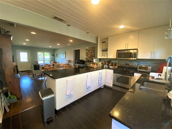 Foto del edificio - 3801 Avenue G