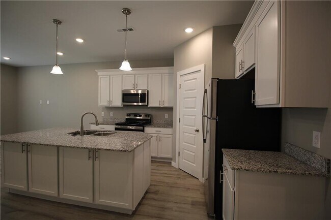 Foto del edificio - 2711 Vinson Rd