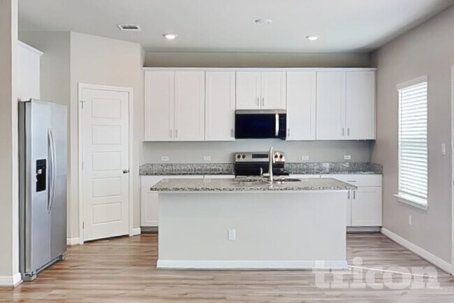Building Photo - 5802 Nyla Wy