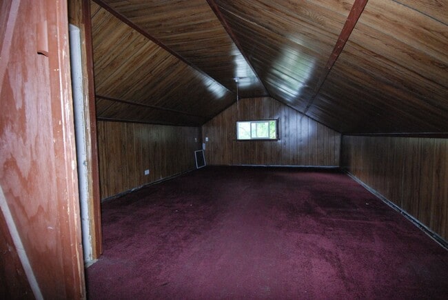 Building Photo - 2 bedroom Home in the Heart of Forest Lake — $1,400/Month