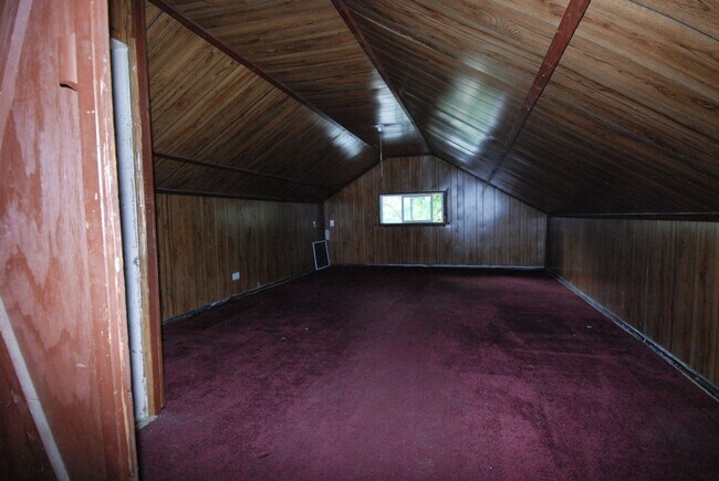 Foto del edificio - 2 bedroom Home in the Heart of Forest Lake — $1,400/Month