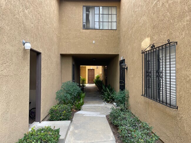 Building Photo - 1447 Kauai St