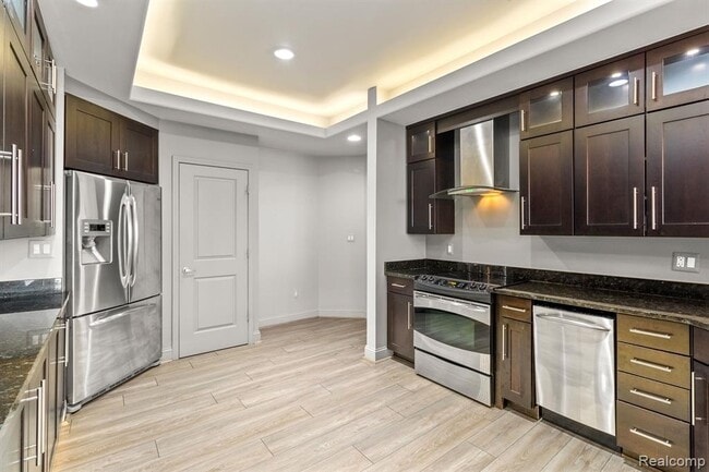 Building Photo - 1001 W Jefferson Ave