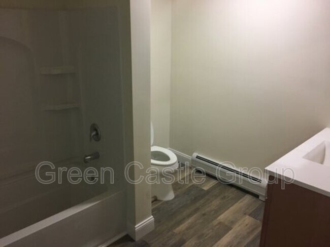 Foto del edificio - 323-325 College Street, Unit 10