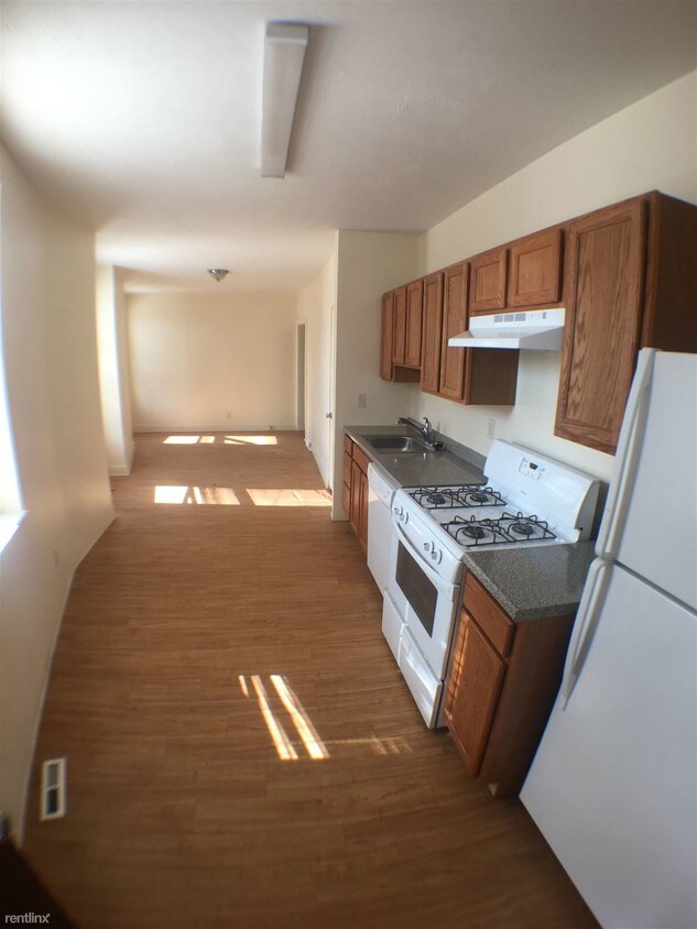 Primary Photo - 5840 Pierce St