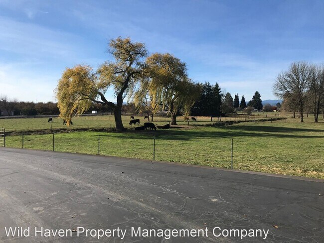 Foto del edificio - 3 br, 1.5 bath House - 7461 NE Hwy 240