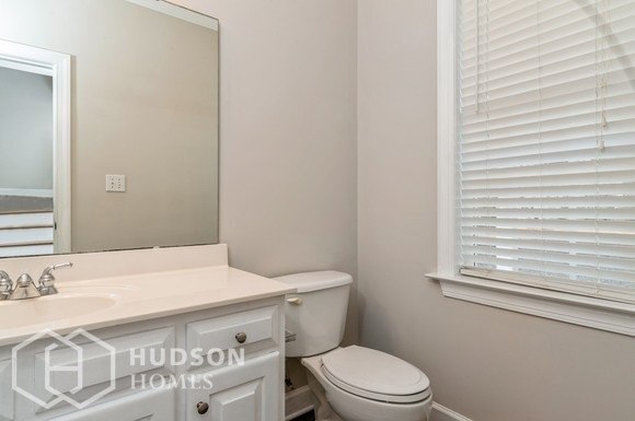 Foto del edificio - NOW AVAILABLE!  - 40 E Coventry Ct, Clayto...