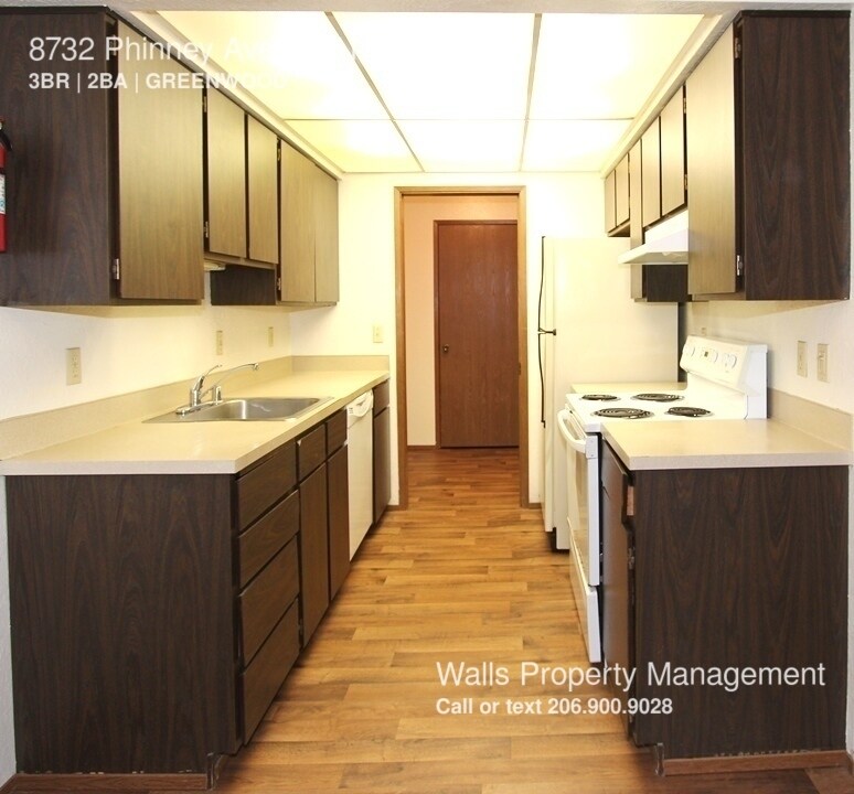 Primary Photo - 8732 Phinney Ave N