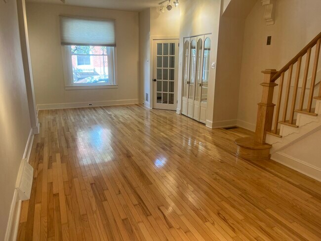 Photo - 2518 Meredith St House