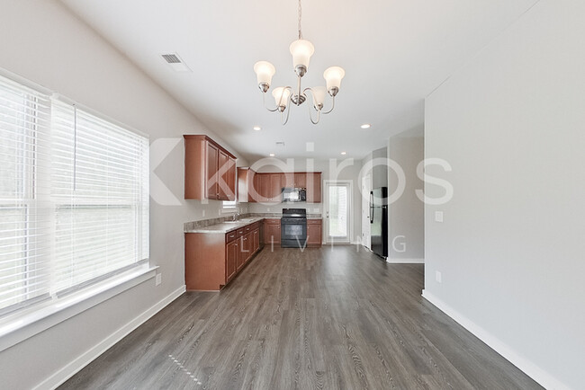 Building Photo - 117 Brookside Way